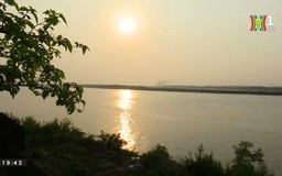 Độc đáo ngắm hoàng hôn ở Đình Chèm