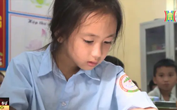 Học sinh Làng Nủ trở lại lớp học