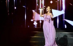 Katy Perry nói yêu Việt Nam, trình diễn loạt hit đình đám