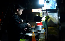 Bán đồ ăn đêm ở Hà Nội