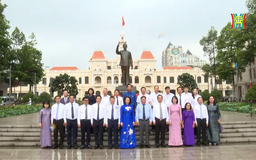 Thành kính tưởng nhớ Chủ tịch Hồ Chí Minh và Chủ tịch Tôn Đức Thắng