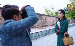 Chụp ảnh bắt 'trend' ngày Tết trên đường Hoàng Diệu