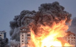 Israel không kích cứ điểm của Hezbollah