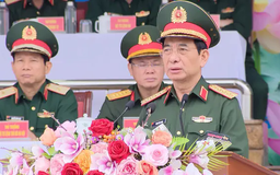 Bộ trưởng Quốc phòng kiểm tra hợp luyện diễu binh, diễu hành