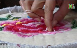 Nghệ nhân giữ lửa nghề thêu tay truyền thống
