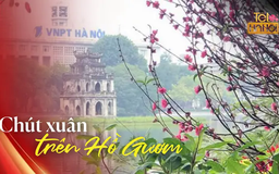 Tết Hà Nội là… chút xuân trên hồ Gươm