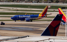 Máy bay Southwest Airlines tránh được một vụ va chạm tại Chicago