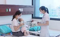 Trẻ em mắc Covid-19 gia tăng tại Hà Nội