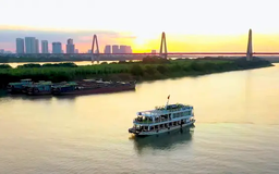 Du lịch sông Hồng 'lạ mà quen'