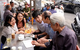 Chuyện kể trên phố Hồ Hoàn Kiếm
