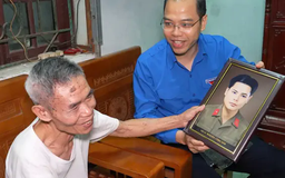 Thanh niên Hà Nội phục dựng di ảnh liệt sĩ