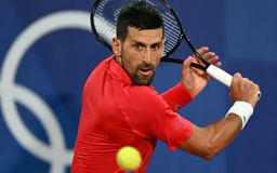 Nole lập kỷ lục mới, vượt qua Roger Federer