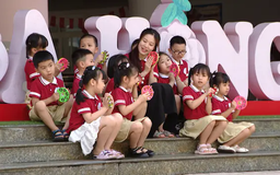 'Lời chào của bé' chạm đến trái tim các em nhỏ