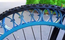 Lốp xe đạp làm từ ống nhựa