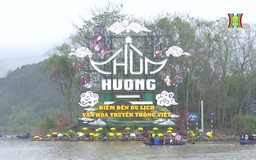 Người người tìm về chùa Hương lễ Phật