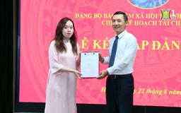 Kết nạp 70 đảng viên mới của đảng bộ khối cơ quan thành phố | Đảng trong cuộc sống | 16/09/2024
