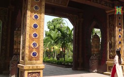 Ngôi chùa độc đáo ở làng gốm sứ Bát Tràng