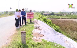 Khẩn cấp xây dựng, ngăn chặn sạt lở mái đê  | Chính quyền đô thị | 01/11/2024