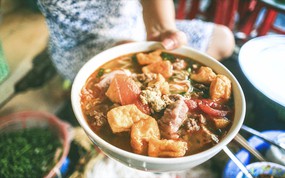 Ăn sáng bún riêu
