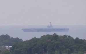 Tàu sân bay Mỹ USS George H.W. Bush cập cảng Phuket (Thái Lan)