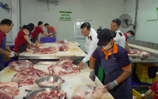Hà Nội tăng cường kiểm soát ATTP dịp cuối năm | Chuyện ở ngoại thành | 13/12/2025