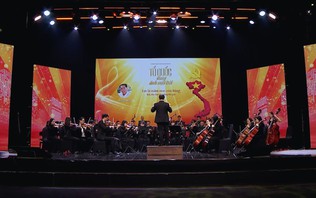 Em là mầm non của Đảng