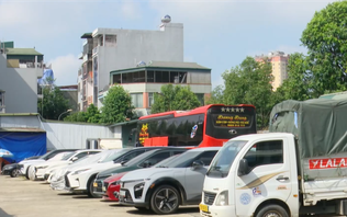 Nhức nhối bãi xe tự phát: Trách nhiệm từ cơ sở