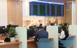 VN-Index phiên chiều tăng nhờ dòng tiền trở lại blue-chips