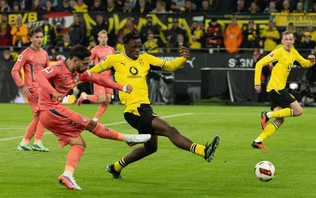 Borussia Dortmund ‘đánh rơi’ chiến thắng