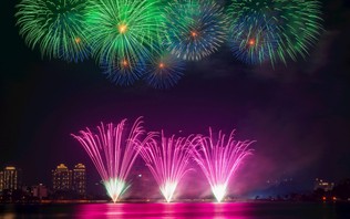 Hà Nội hân hoan trong đêm kỷ niệm Ngày Giải phóng Thủ đô