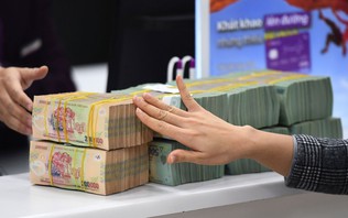 Ngành ngân hàng tăng cho vay, giúp doanh nghiệp mở rộng sản xuất