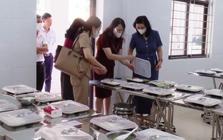 Xã Ứng Hòa kiểm soát chặt suất ăn bán trú