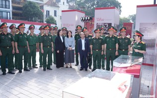 Triển lãm 80 năm lực lượng vũ trang Thủ đô giữ trọn lời thề