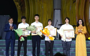 Sinh viên nông nghiệp làm chủ công nghệ, vững bước tương lai