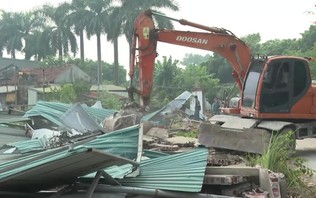 Xã Tam Hưng cưỡng chế vi phạm đất đai