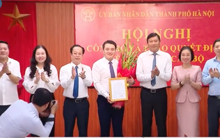 Công bố Quyết định của Chủ tịch UBND thành phố về công tác cán bộ tại Sở Tư pháp