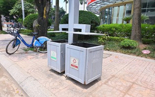 Thùng rác công cộng – cần được sử dụng đúng mục đích