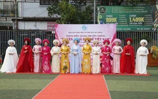 Phụ nữ Hà Đông duyên dáng trong tà áo dài