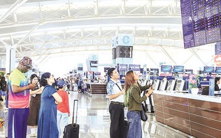 Thị trường vé máy bay Tết: 'Nóng' lên từng ngày