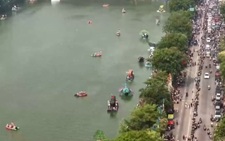 Lễ hội thuyền phế thải tại Indonesia