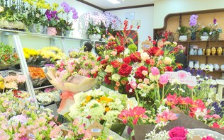 Thị trường hoa tươi Hà Nội sôi động Ngày Phụ nữ Việt Nam