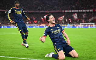 Arsenal và Bayern Munich bất phân thắng bại