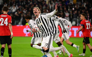 Juventus đánh rơi chiến thắng vì VAR
