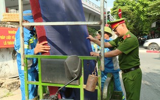 Phường Hồng Hà xử lý vi phạm lòng đường, hè phố