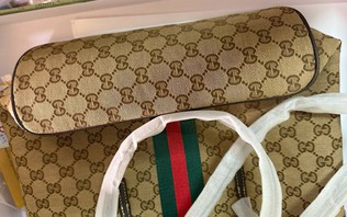 Phát hiện gần 2.900 túi xách giả mạo thương hiệu Gucci, Louis Vuitton