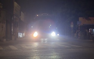 Đèn pha xe tải - Hiểm họa khôn lường vào ban đêm