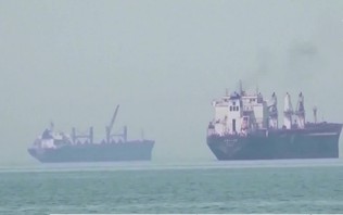 Iran tuyên bố cấm tàu quân sự Mỹ vào Vịnh Ba Tư