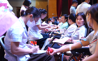 Hơn 400 người tham gia hiến máu tình nguyện tại xã Thường Tín