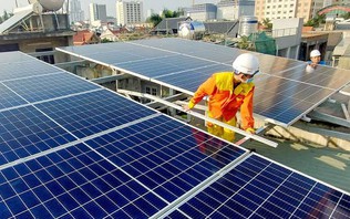 Công sở Hà Nội tích cực sử dụng điện mặt trời mái nhà