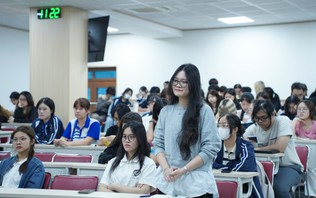 Trợ giảng đại học phải có năng lực AI, ngoại ngữ